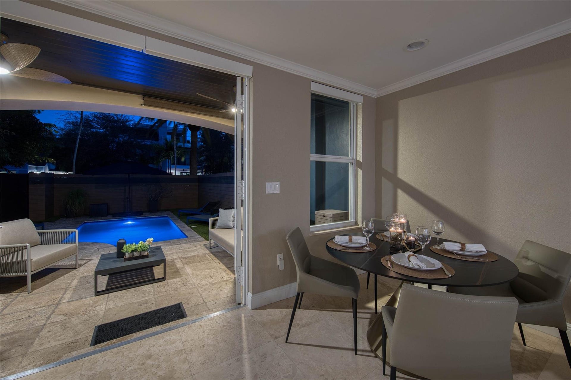 1215 NE 1st Street, Fort Lauderdale, Fort Lauderdale, FL 33301 Dining area opening to pool area