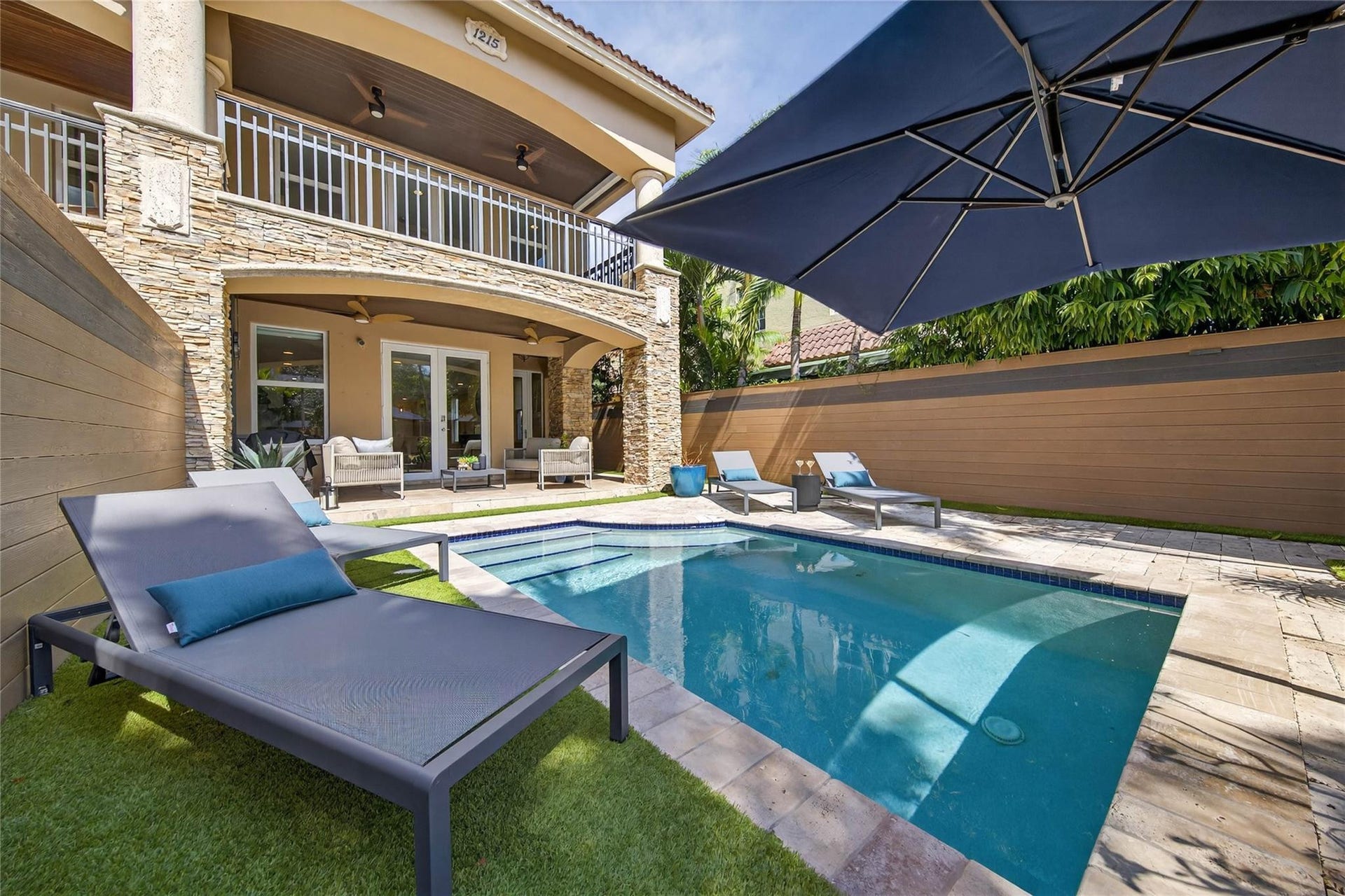 1215 NE 1st Street, Fort Lauderdale, Fort Lauderdale, FL 33301 Heated Pool