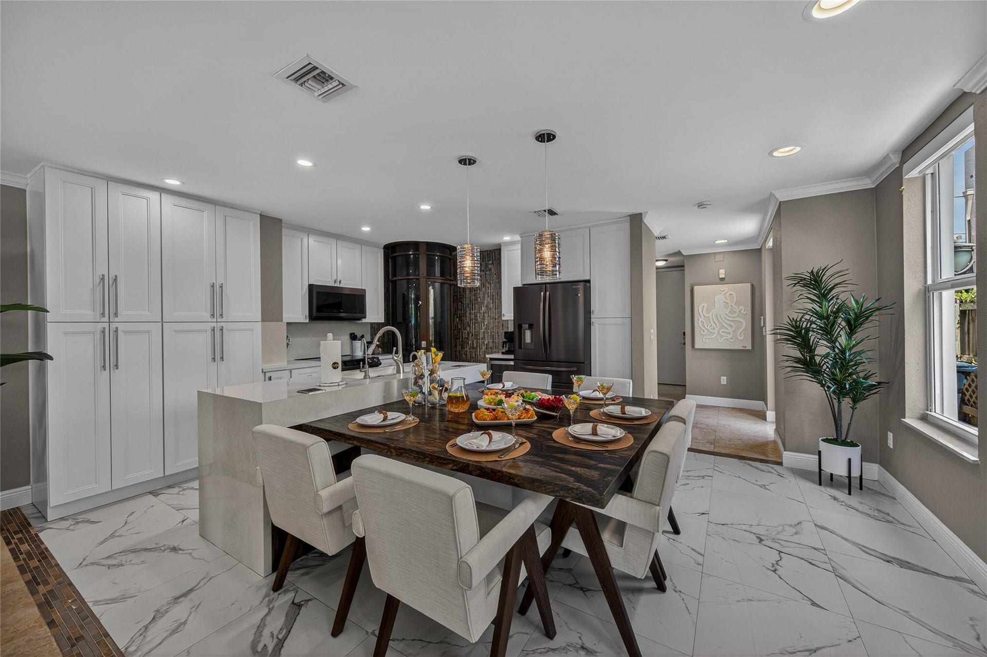 1215 NE 1st Street, Fort Lauderdale, Fort Lauderdale, FL 33301 Open layout kitchen with dining for 6 & separate dining for 4-6. Total 12