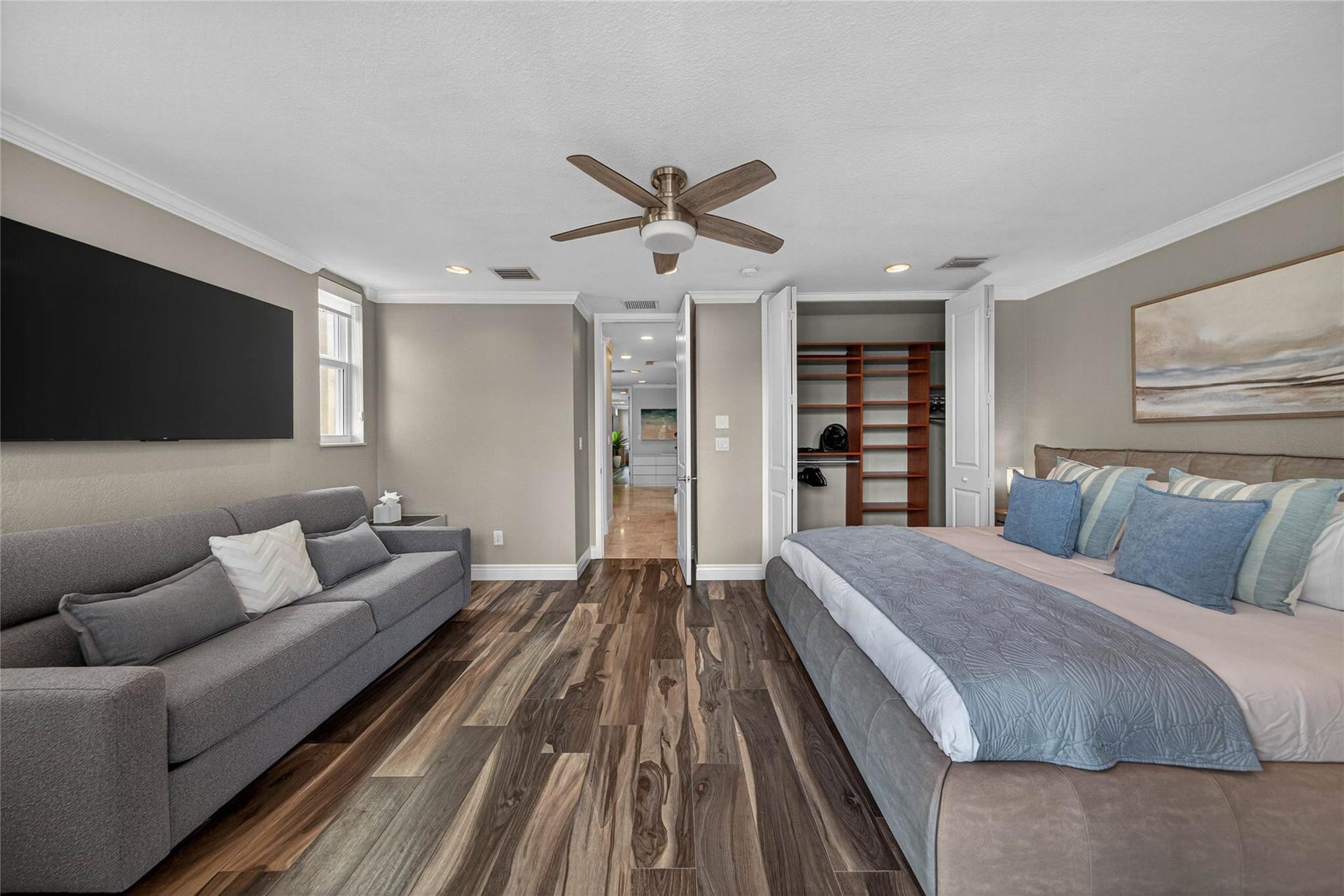 1215 NE 1st Street, Fort Lauderdale, Fort Lauderdale, FL 33301 Bedroom #2 King & Queen Sleeper Sofa