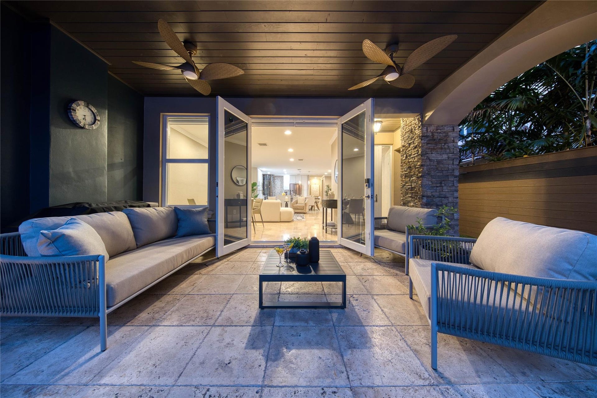 1215 NE 1st Street, Fort Lauderdale, Fort Lauderdale, FL 33301 Front Patio with Blackstone BBQ