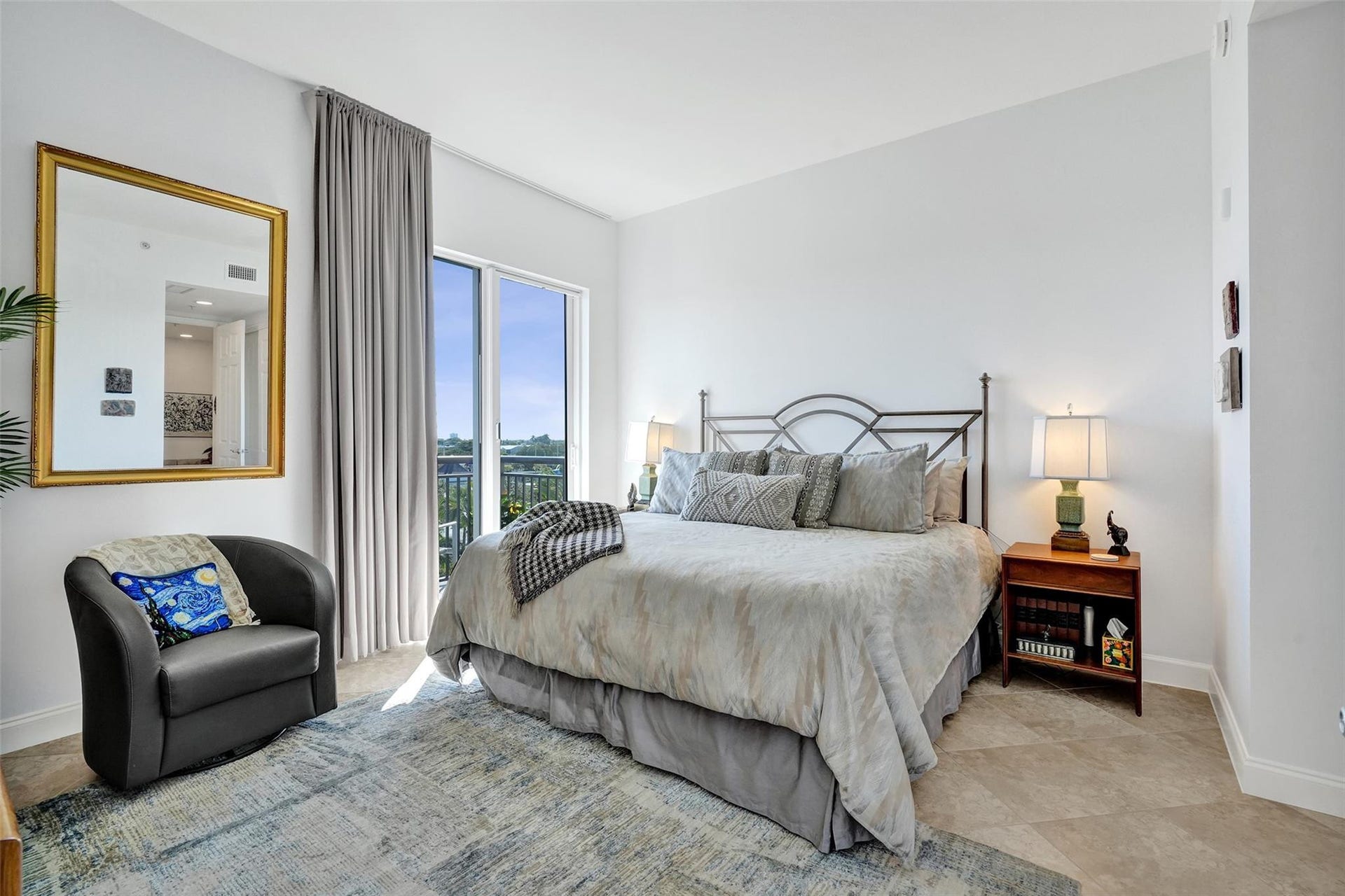 2601 NE 14th Avenue, #401, Wilton Manors, FL 33334 Primary bedroom