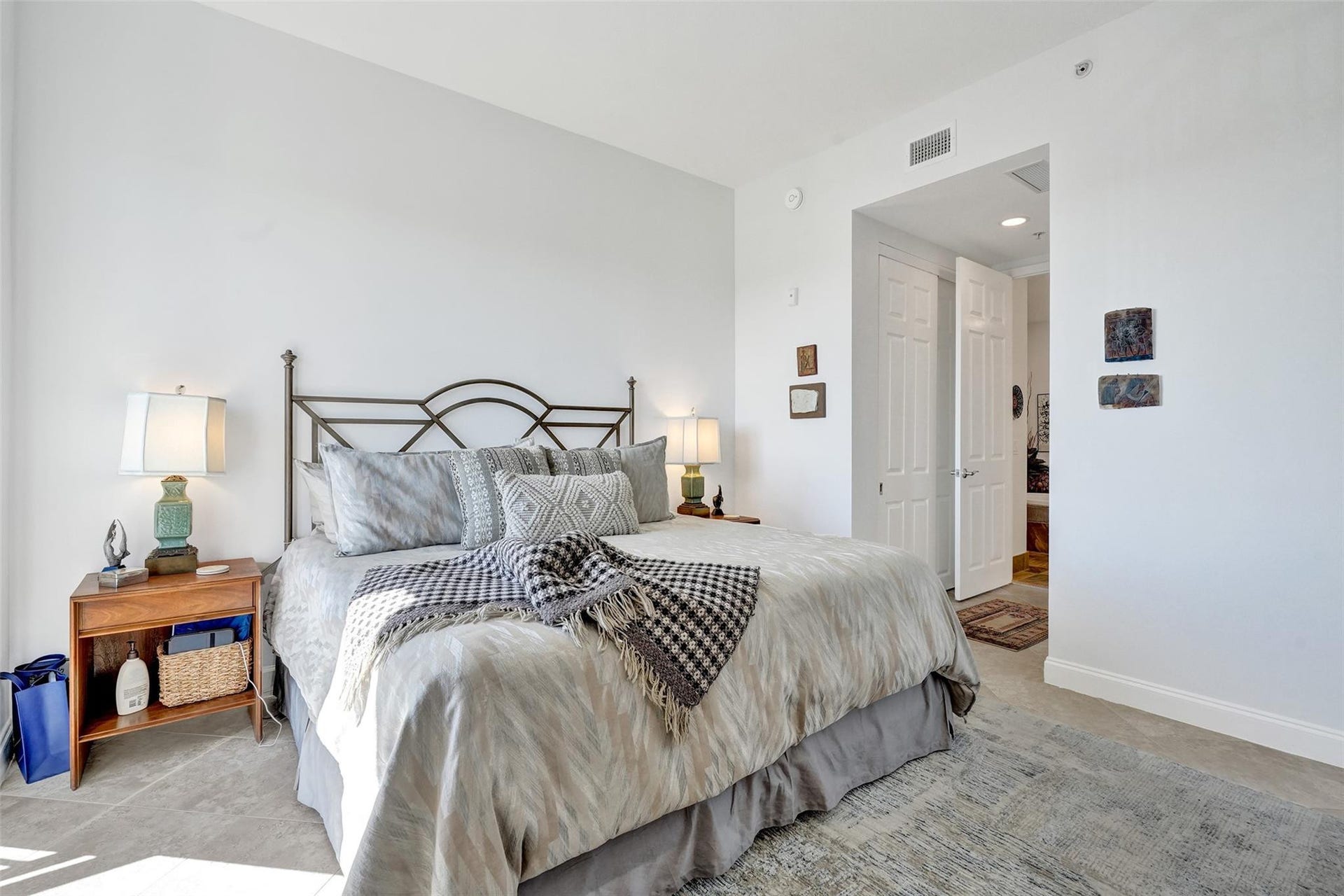 2601 NE 14th Avenue, #401, Wilton Manors, FL 33334 Primary bedroom