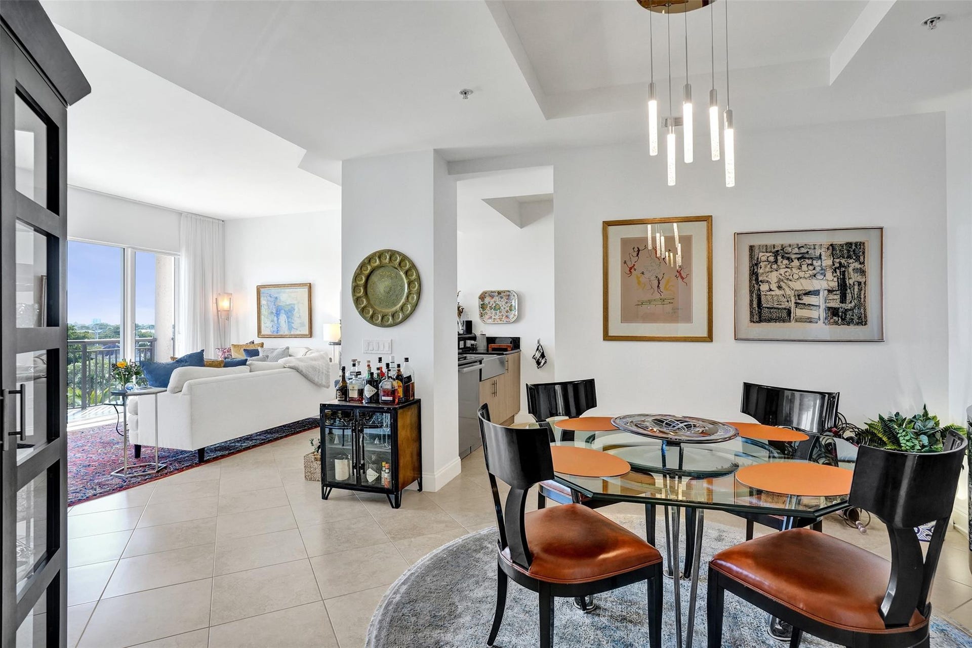 2601 NE 14th Avenue, #401, Wilton Manors, FL 33334 Dining area
