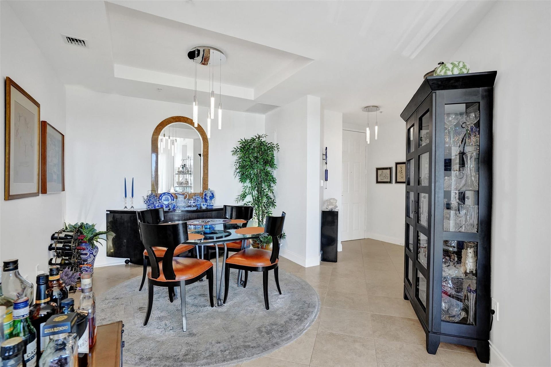 2601 NE 14th Avenue, #401, Wilton Manors, FL 33334 Dining area