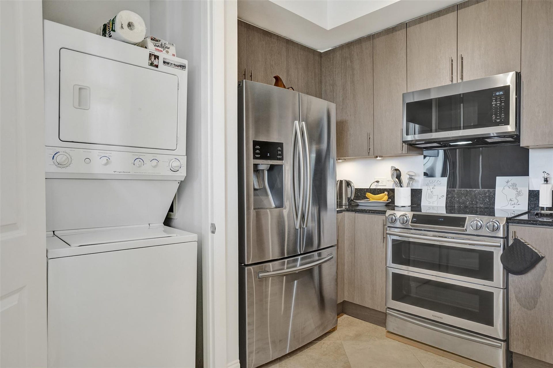 2601 NE 14th Avenue, #401, Wilton Manors, FL 33334 Laundry