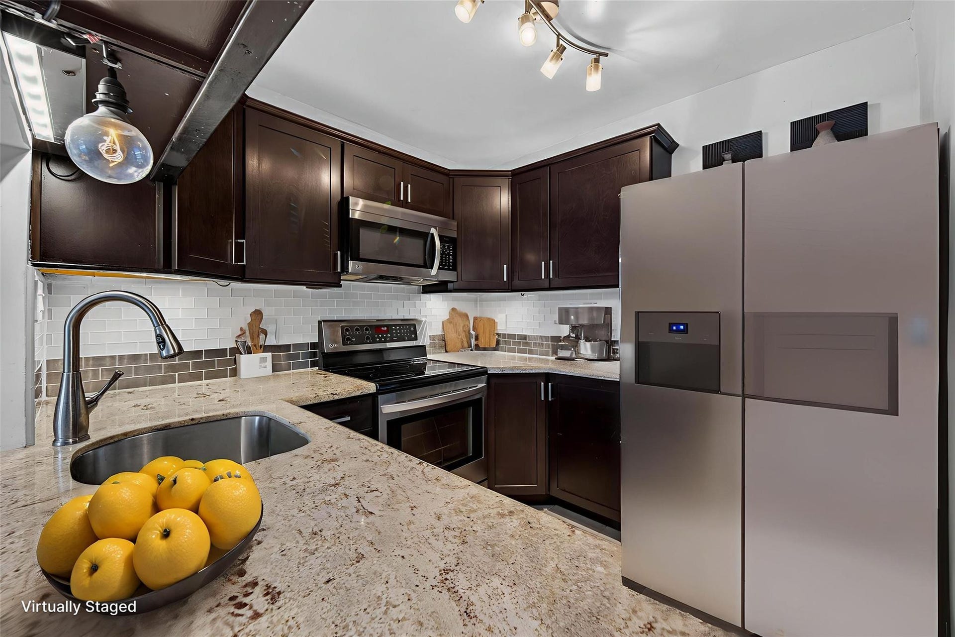 3004 NE 5th Terrace, #305-C, Wilton Manors, FL 33334 Virtually Staged