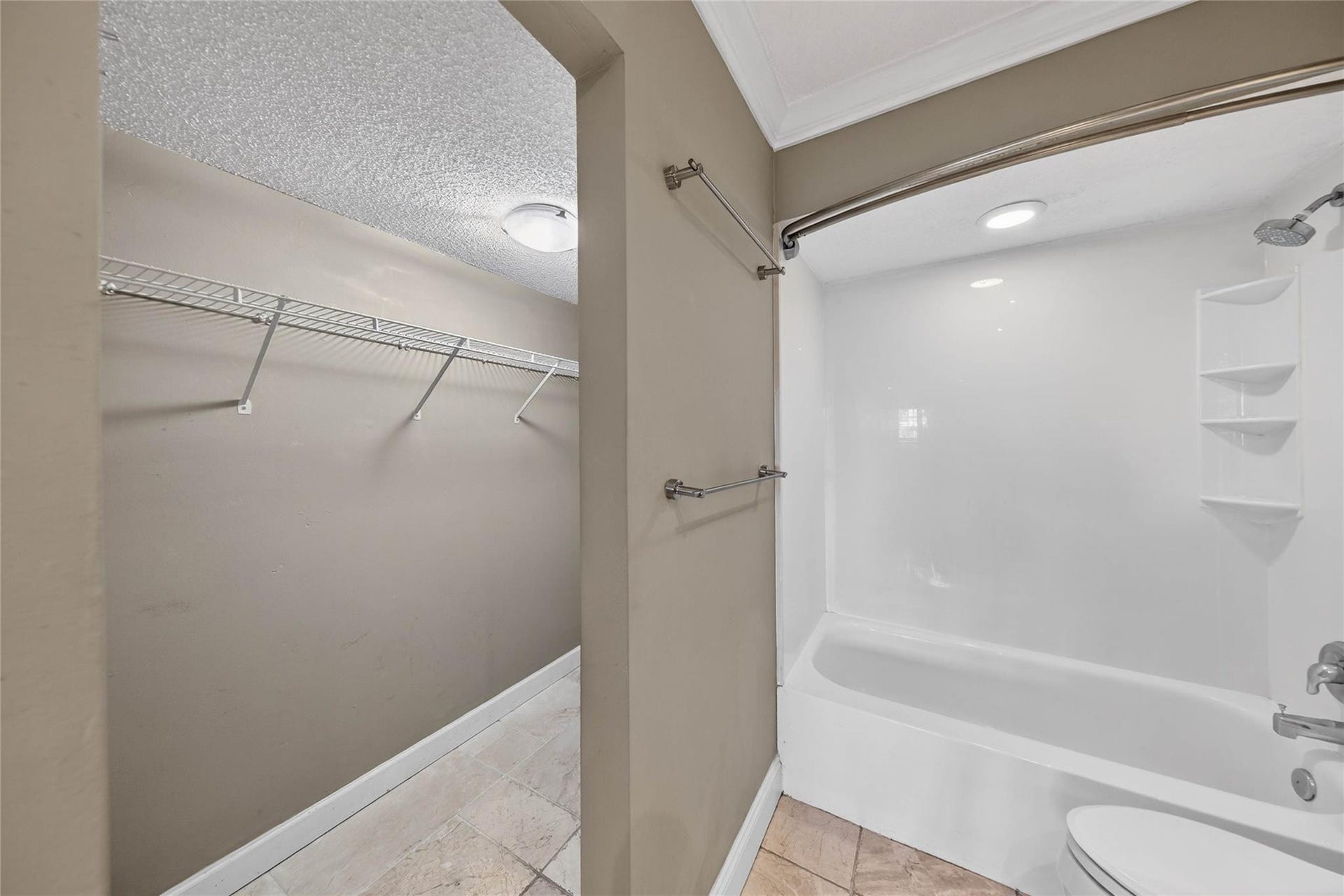 3004 NE 5th Terrace, #305-C, Wilton Manors, FL 33334 Photo 23