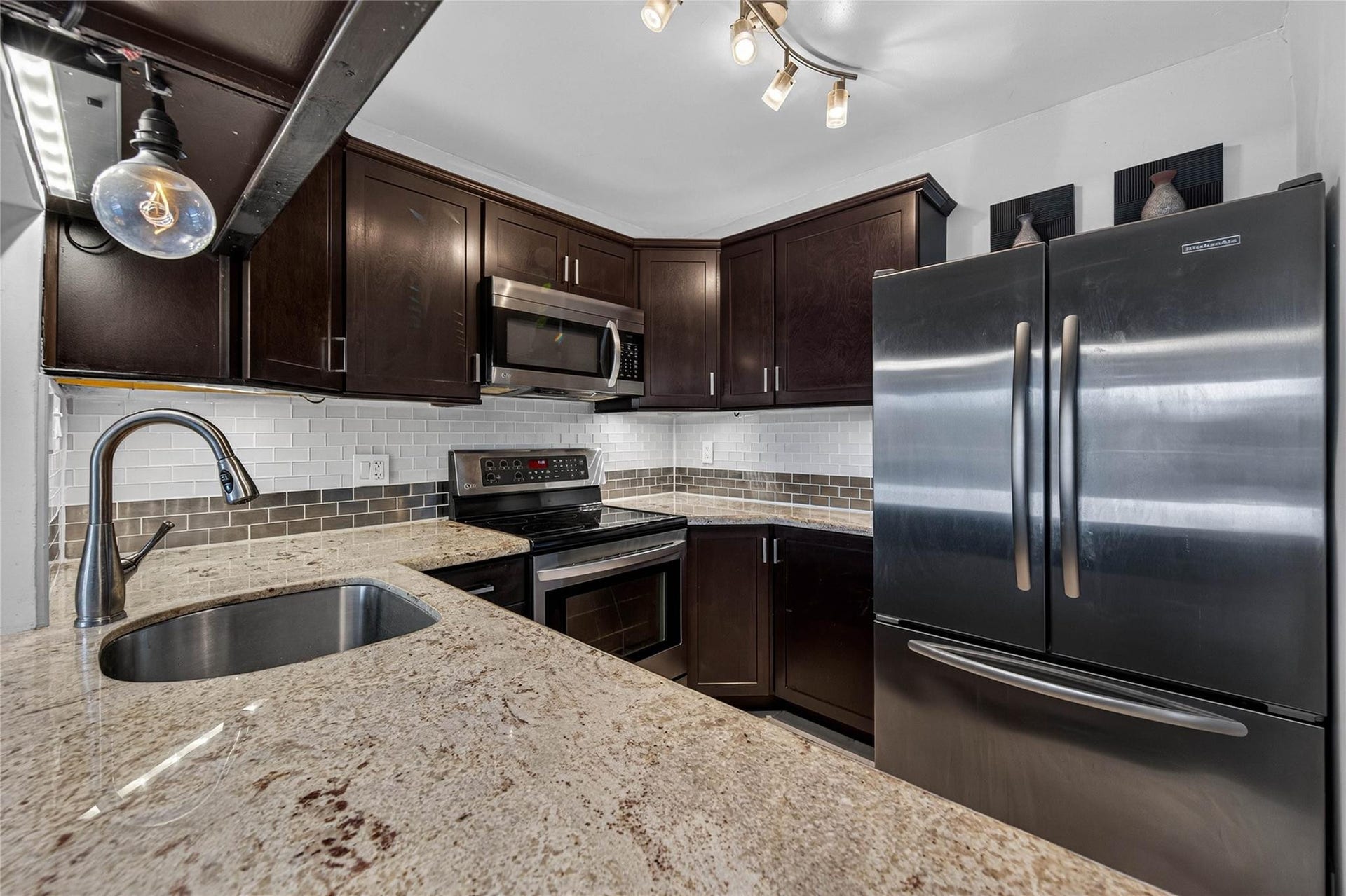 3004 NE 5th Terrace, #305-C, Wilton Manors, FL 33334 Photo 13