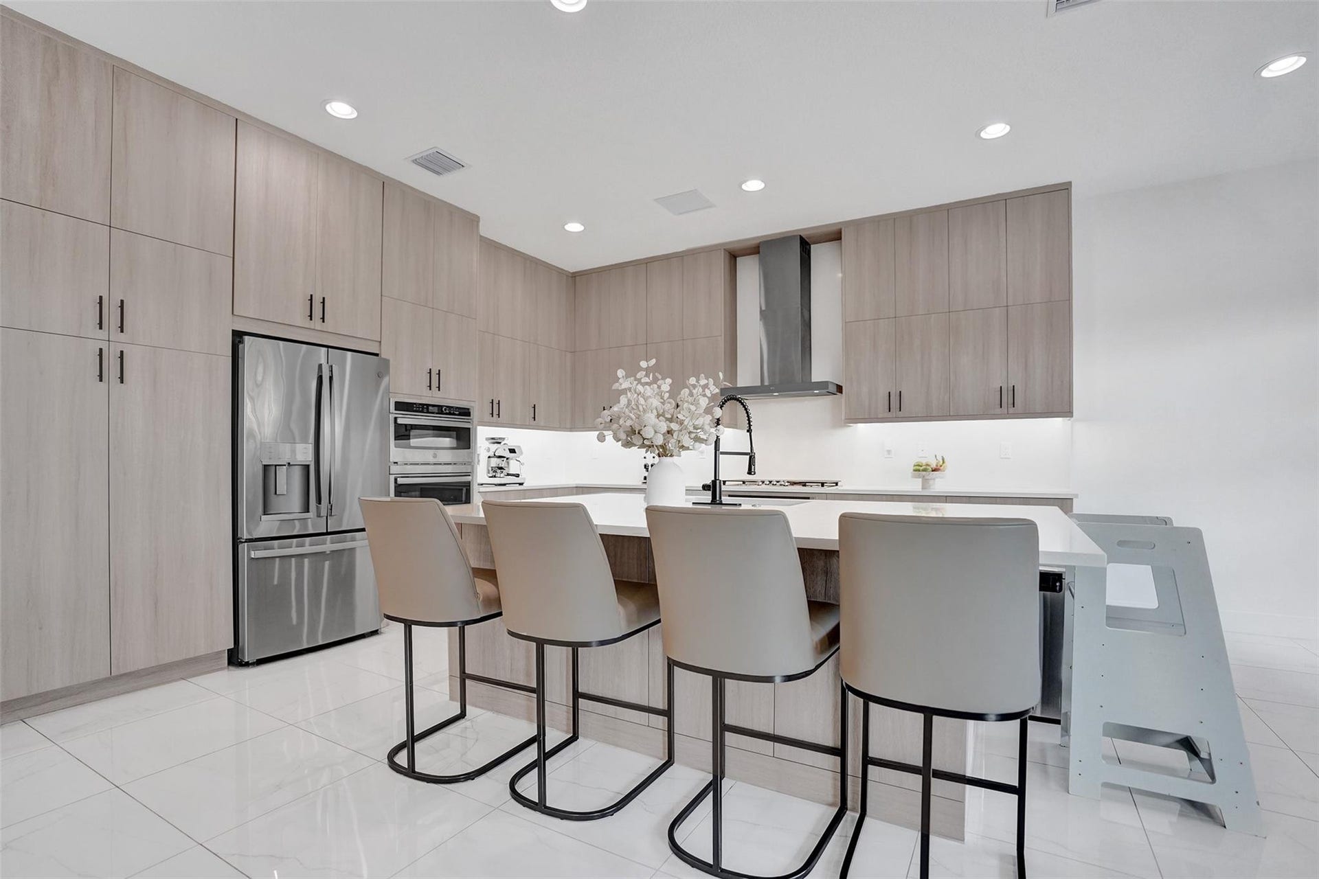 20044 Hirono Lane, Boca Raton, FL 33434 20044 Hirono Lane, Boca Raton, FL 33434