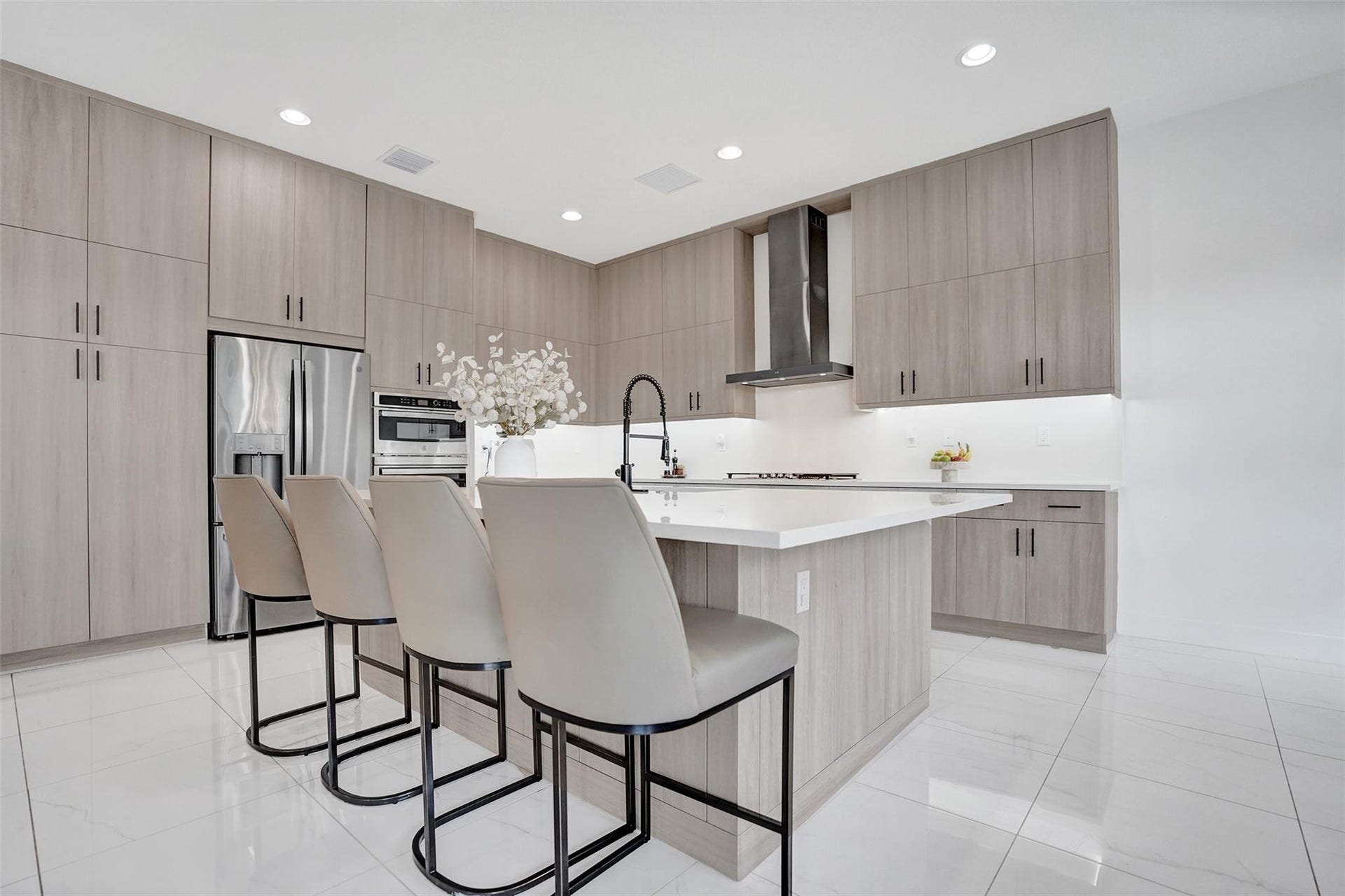 20044 Hirono Lane, Boca Raton, FL 33434 20044 Hirono Lane, Boca Raton, FL 33434