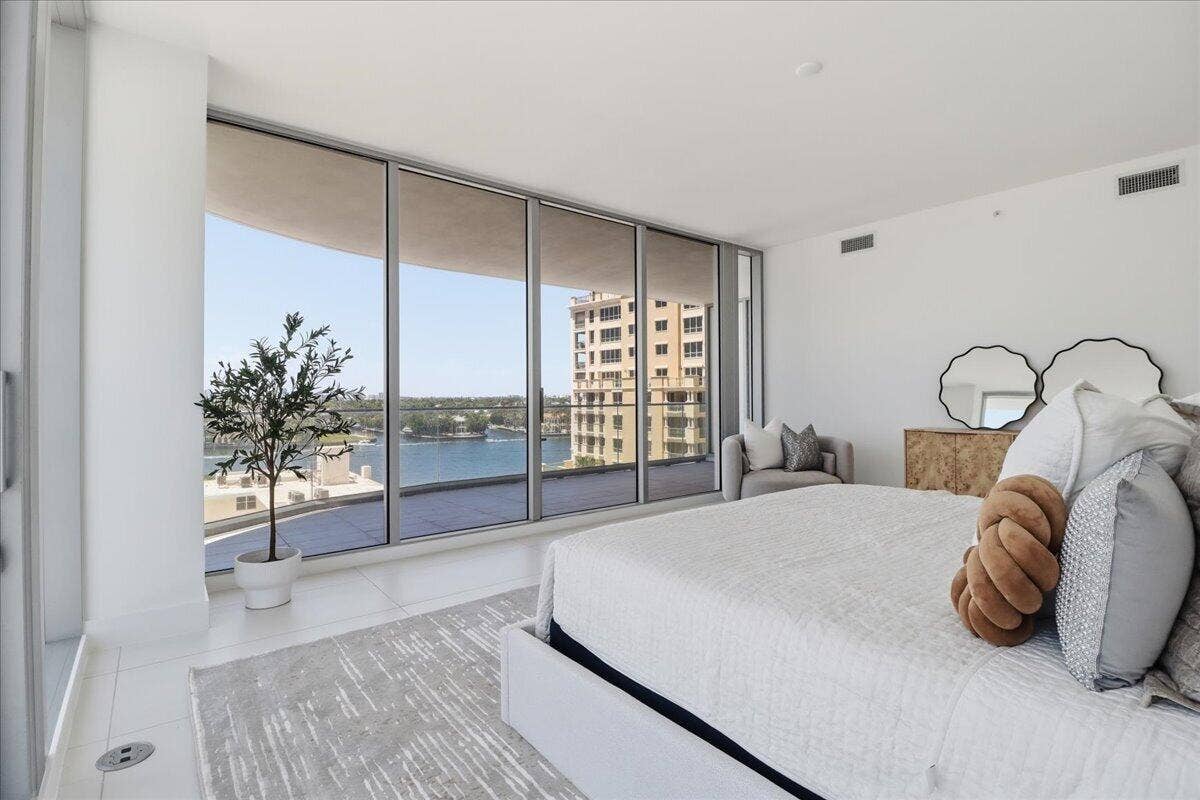 153 N Seabreeze Boulevard, #S-502, Fort Lauderdale, FL 33304 07-IMG_6785