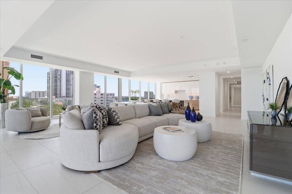 153 N Seabreeze Boulevard, #S-502, Fort Lauderdale, FL 33304 25-IMG_7537