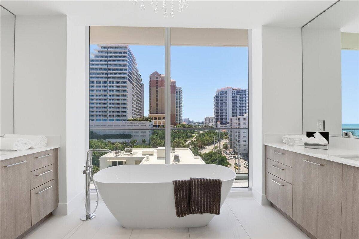 153 N Seabreeze Boulevard, #S-502, Fort Lauderdale, FL 33304 03-IMG_6692