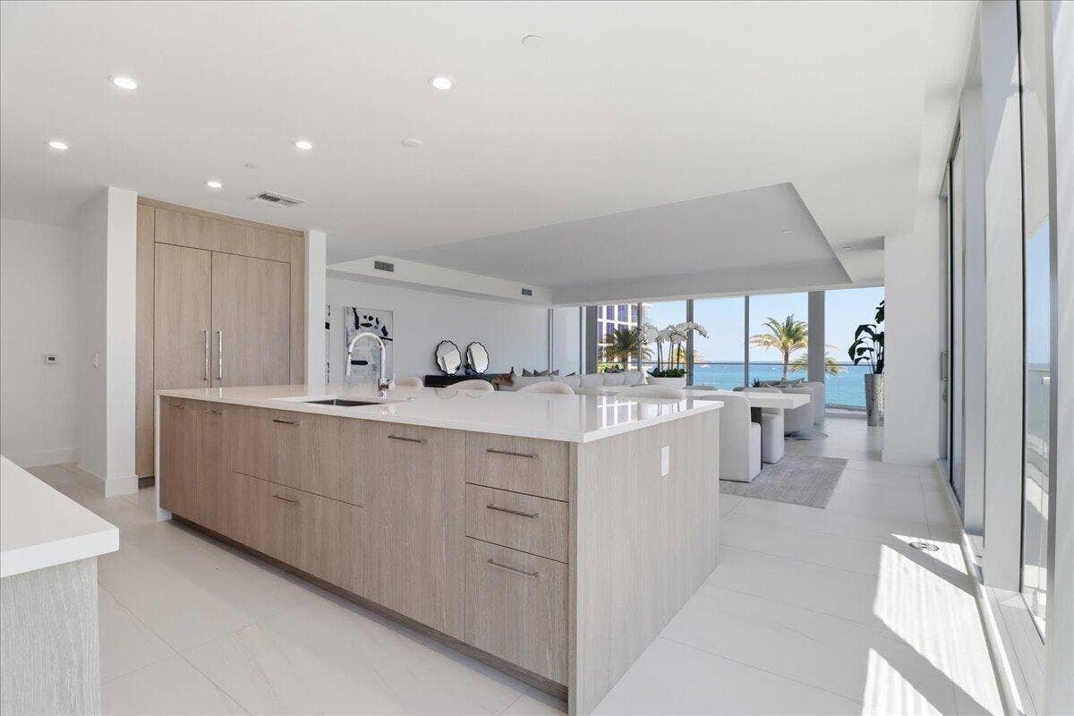153 N Seabreeze Boulevard, #S-502, Fort Lauderdale, FL 33304 12-IMG_7348
