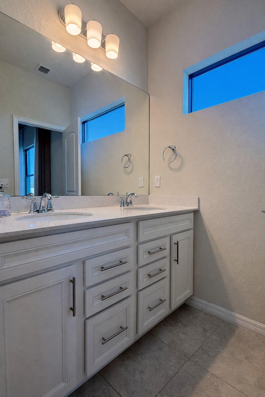 2293 S Appleton Circle, Oakland Park, FL 33309 2293 S Appleton Circle, Oakland Park, FL 33309