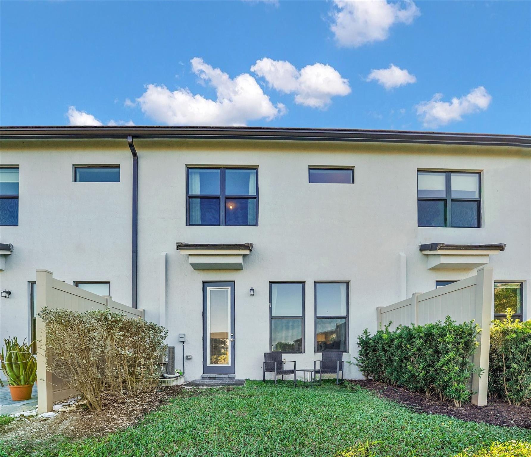 2293 S Appleton Circle, Oakland Park, FL 33309 2293 S Appleton Circle, Oakland Park, FL 33309