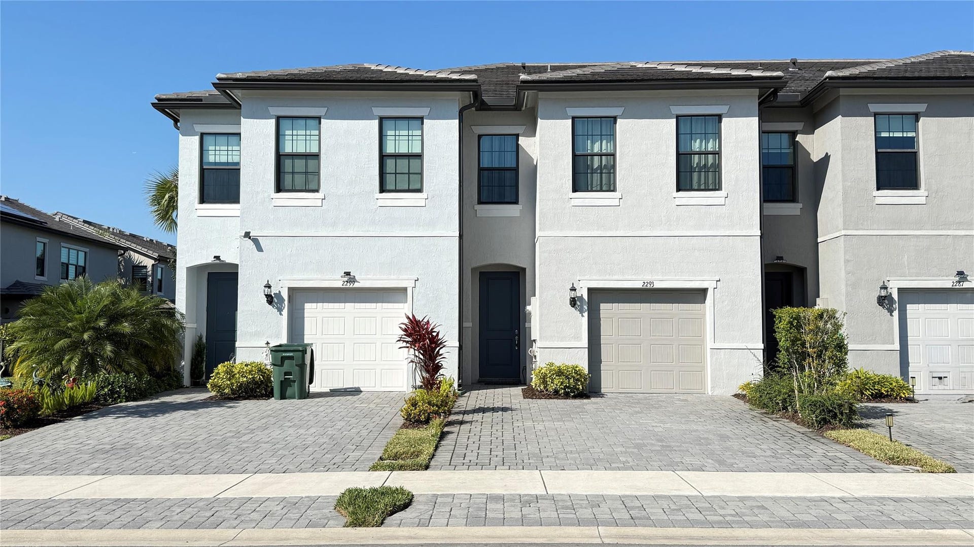 2293 S Appleton Circle, Oakland Park, FL 33309 2293 S Appleton Circle, Oakland Park, FL 33309