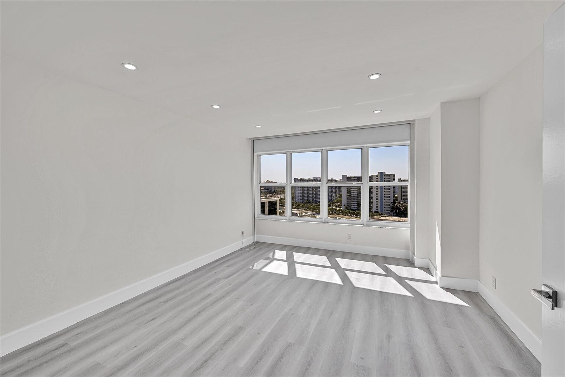 3700 Galt Ocean Drive, #1215, Fort Lauderdale, FL 33308 Primary Bedroom