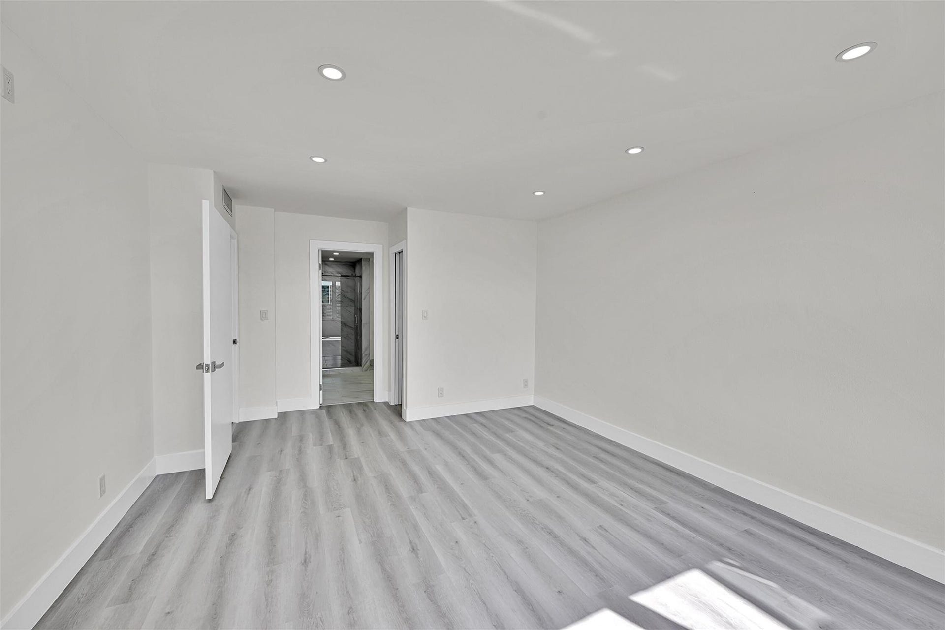 3700 Galt Ocean Drive, #1215, Fort Lauderdale, FL 33308 Primary bedroom