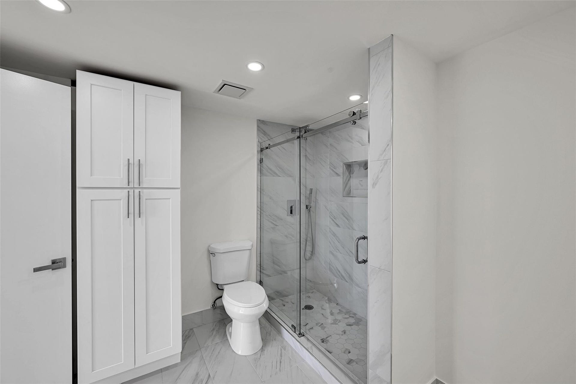 3700 Galt Ocean Drive, #1215, Fort Lauderdale, FL 33308 Primary Bath