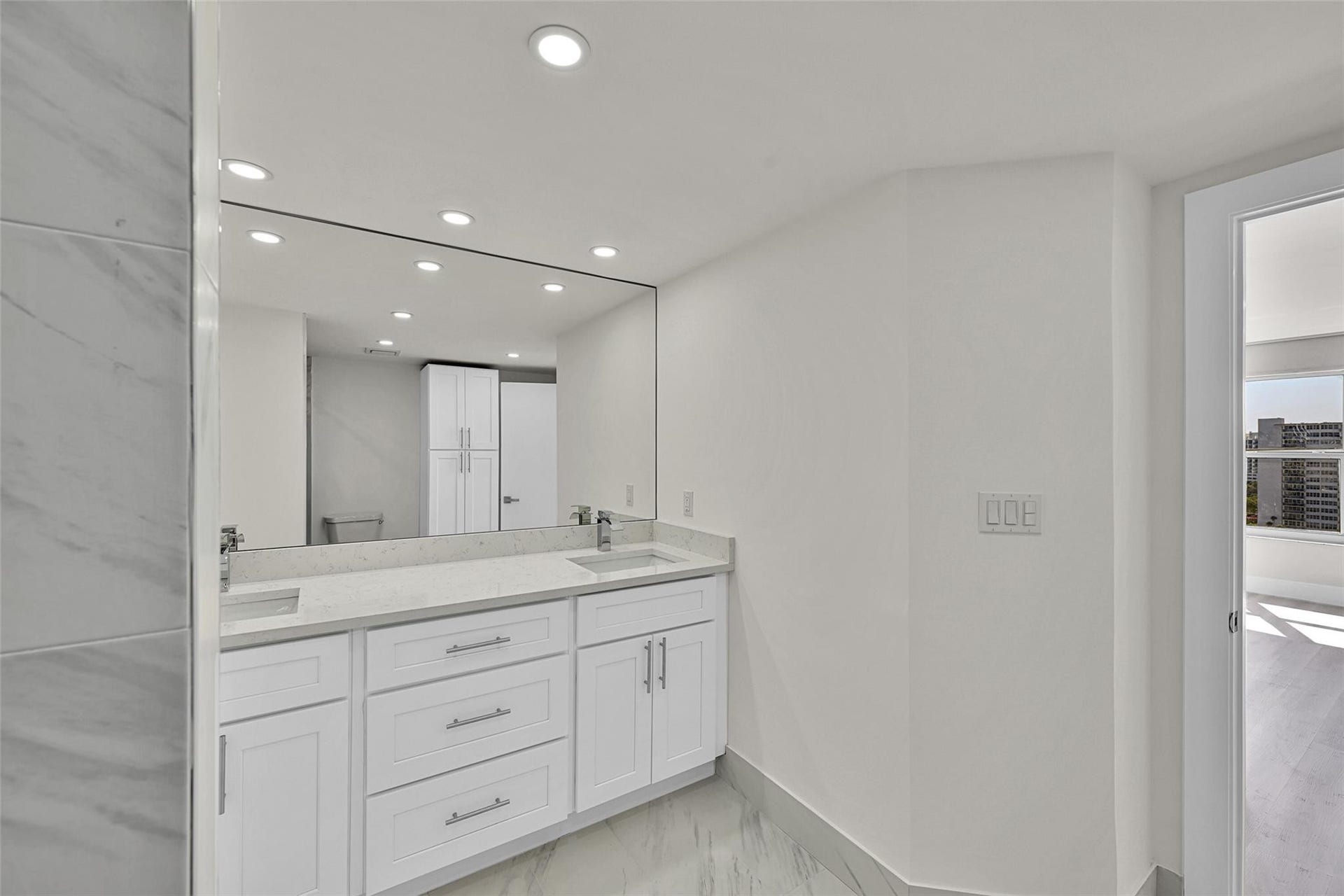 3700 Galt Ocean Drive, #1215, Fort Lauderdale, FL 33308 Primary Double sinks