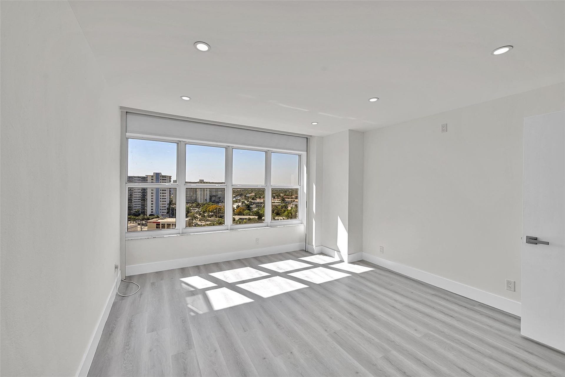 3700 Galt Ocean Drive, #1215, Fort Lauderdale, FL 33308 Primary Bedroom