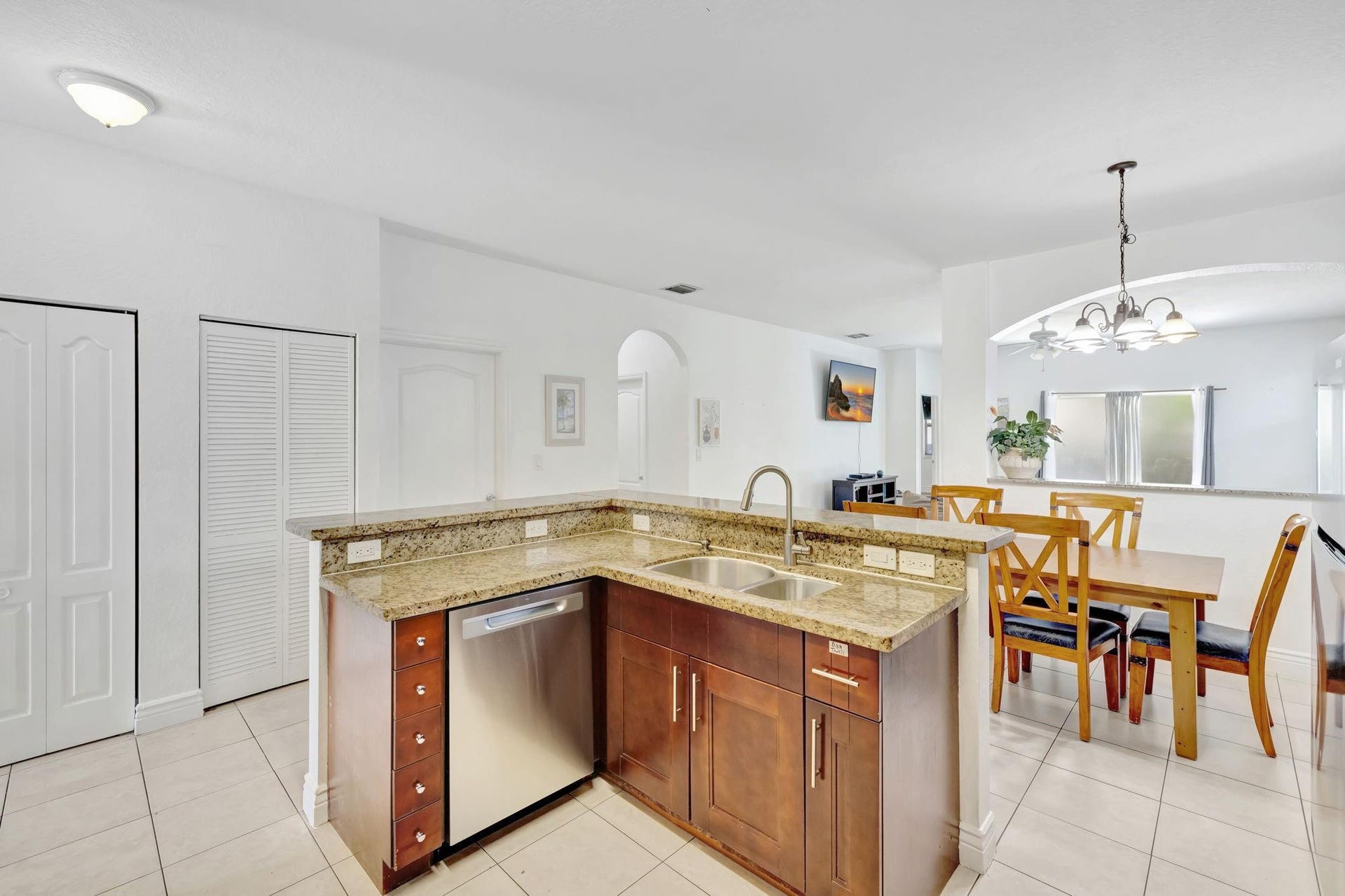 1816 SW 21st Street, Fort Lauderdale, FL 33315 Sink
