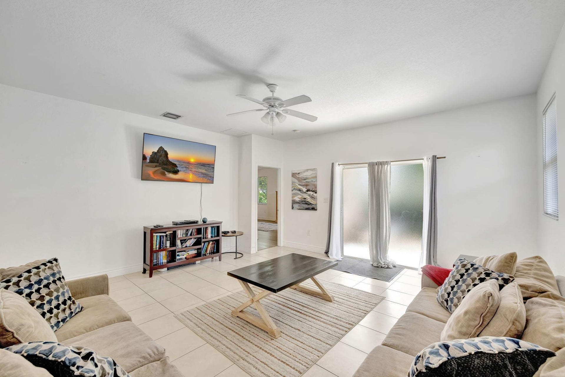 1816 SW 21st Street, Fort Lauderdale, FL 33315 Living Room