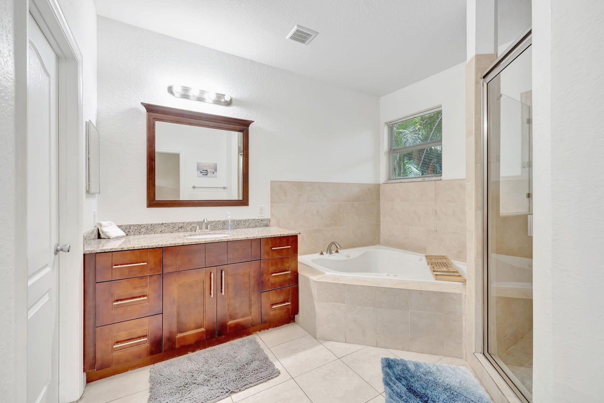 1816 SW 21st Street, Fort Lauderdale, FL 33315 Bathroom