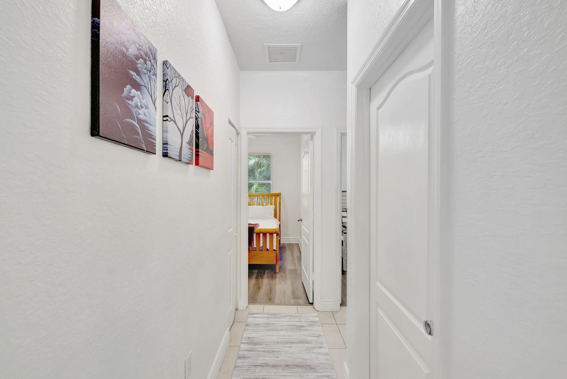 1816 SW 21st Street, Fort Lauderdale, FL 33315 Hallway