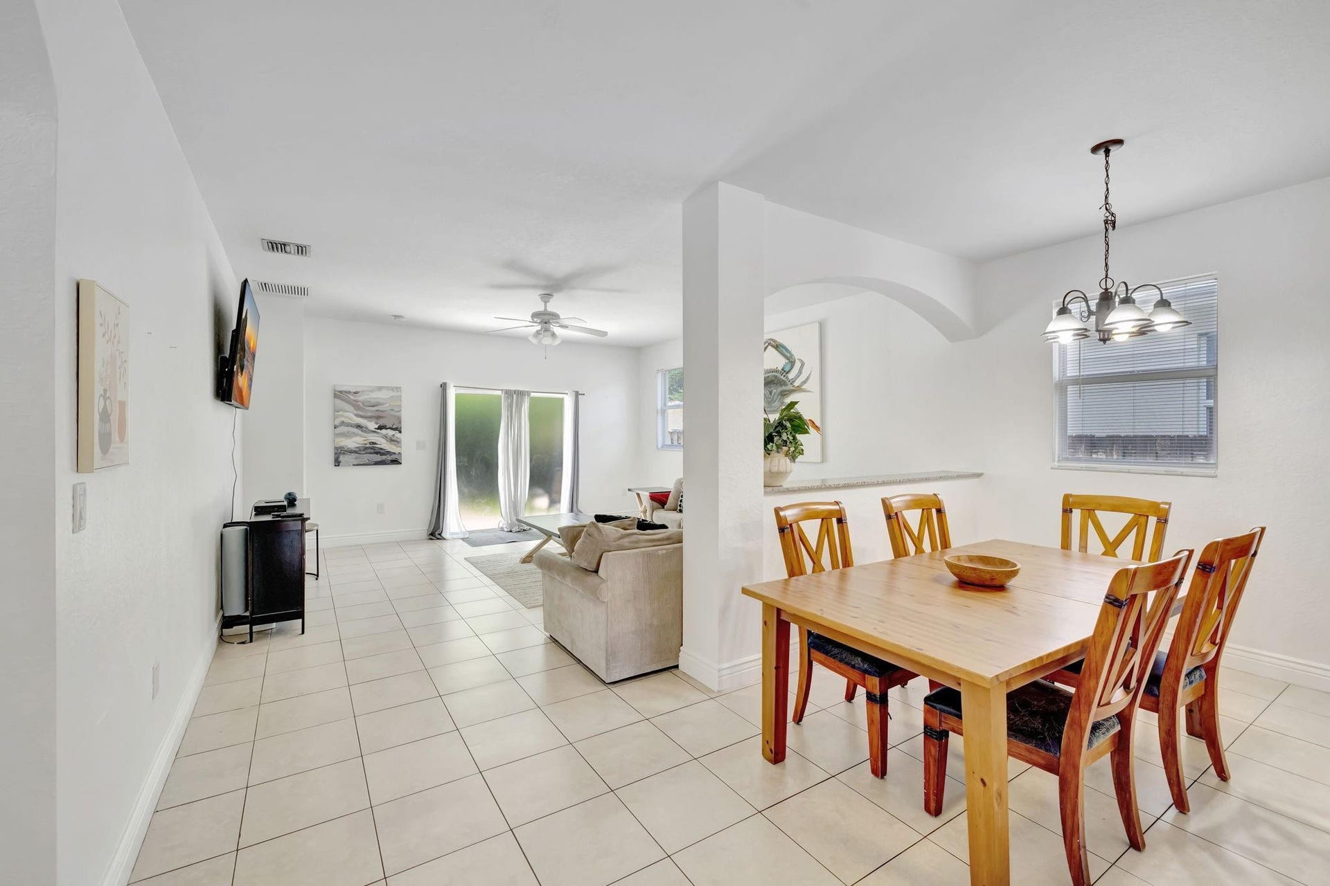 1816 SW 21st Street, Fort Lauderdale, FL 33315 Dining Area