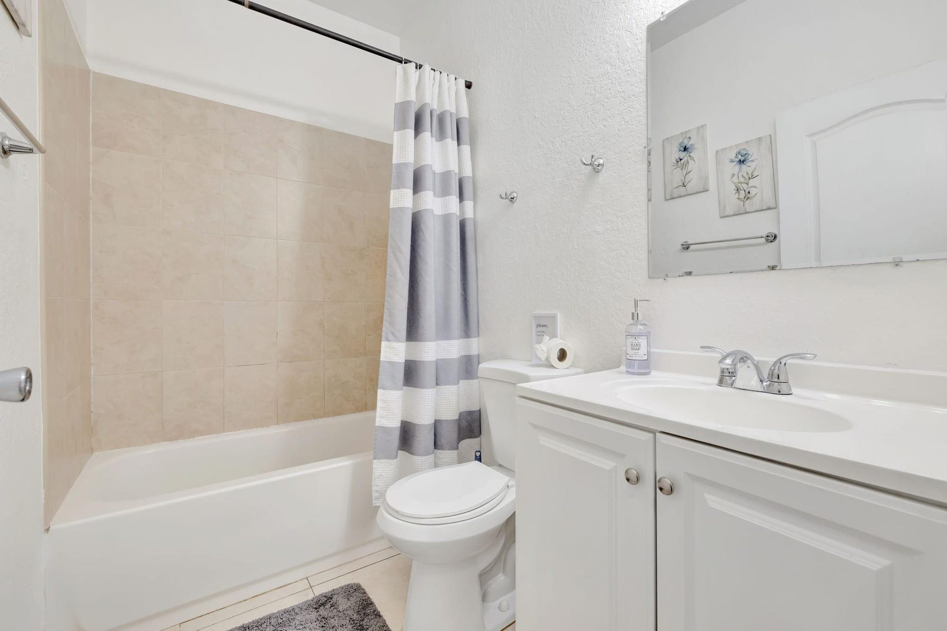 1816 SW 21st Street, Fort Lauderdale, FL 33315 Bathroom