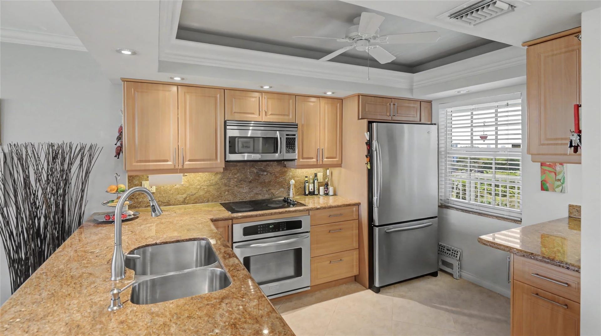 625 Oaks Drive, #808, Pompano Beach, FL 33069 Photo 6