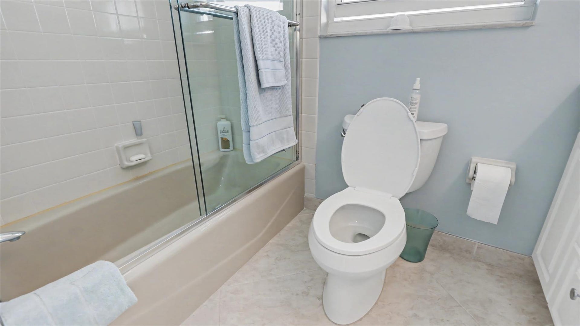 625 Oaks Drive, #808, Pompano Beach, FL 33069 Photo 12