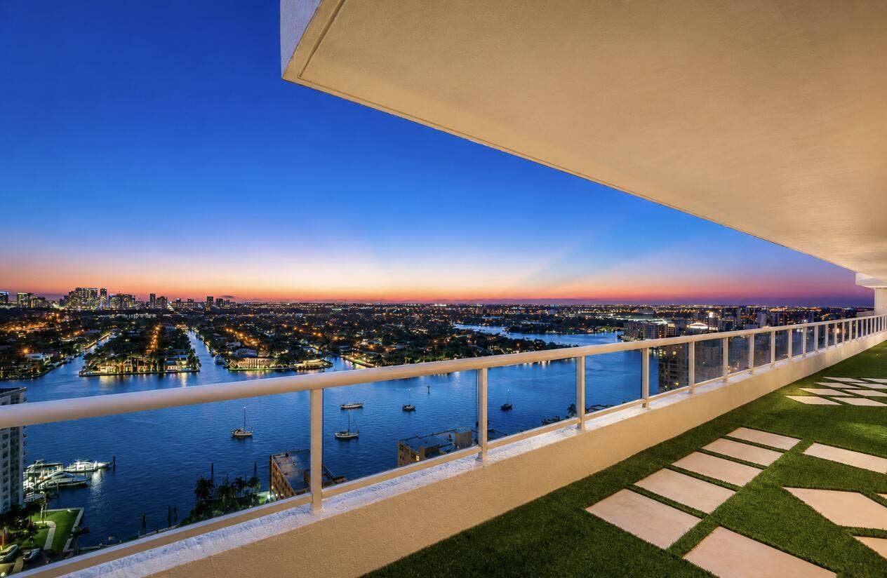 1 N Fort Lauderdale Beach Boulevard, #Lp 2302, Fort Lauderdale, FL 33304 RC 2302 Terrace D