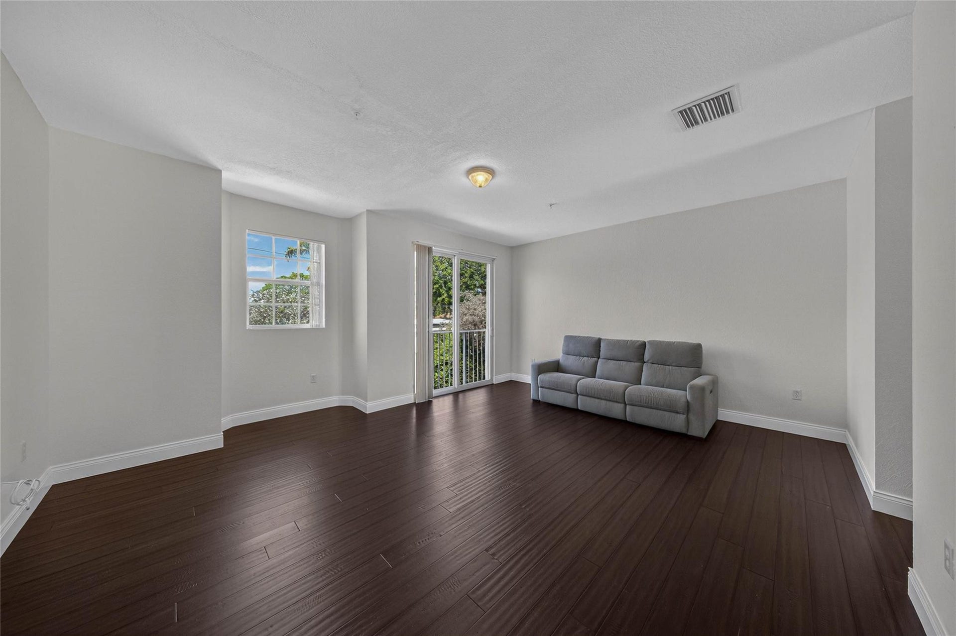 10' CEILINGS