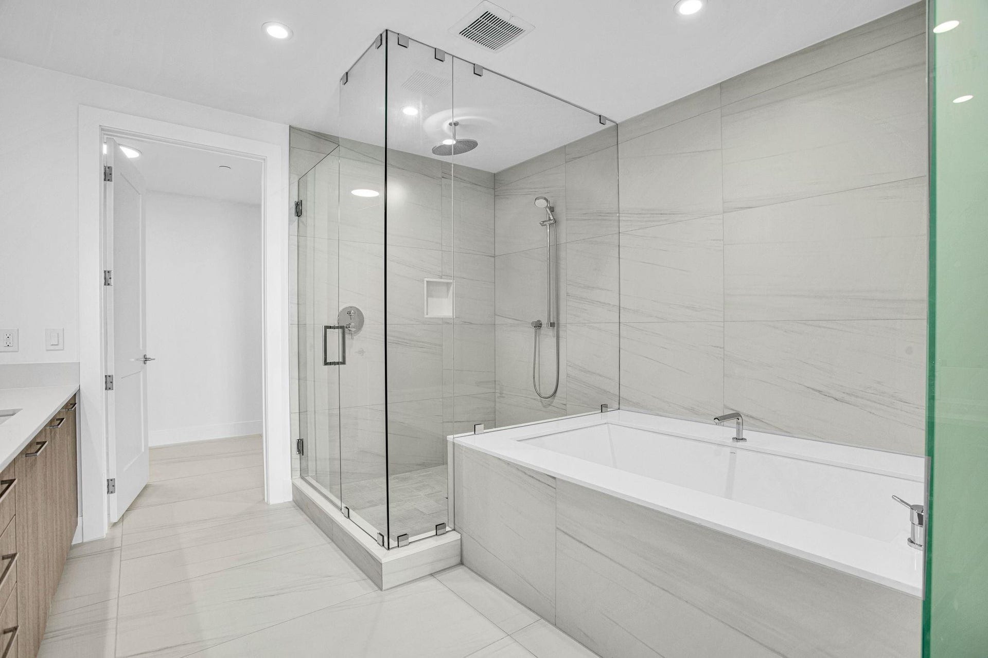 Owners Suite Bath with Separate Shower and Tub
