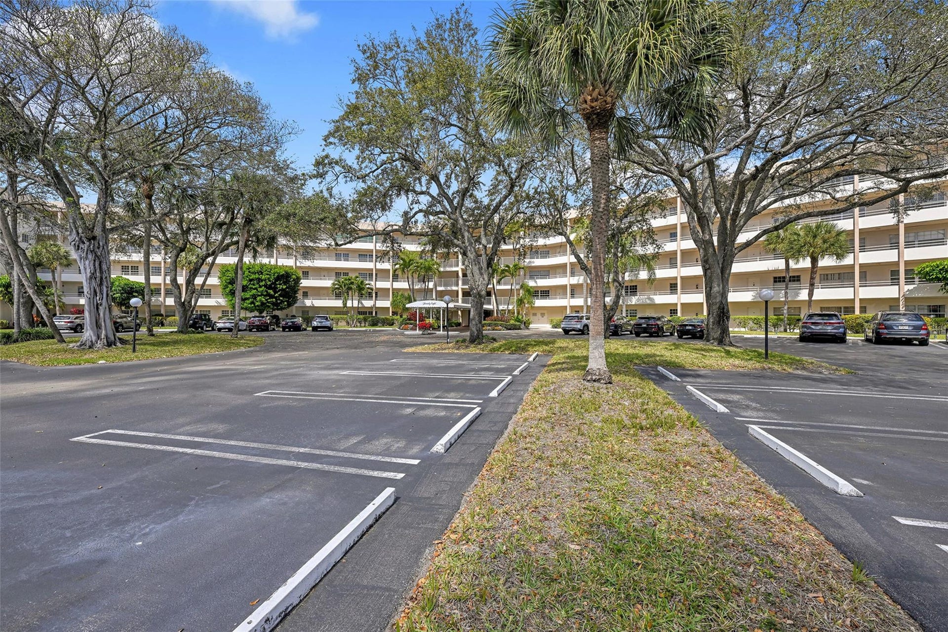 3960 Oaks Clubhouse Drive, #407, Pompano Beach, FL 33069 Photo 2