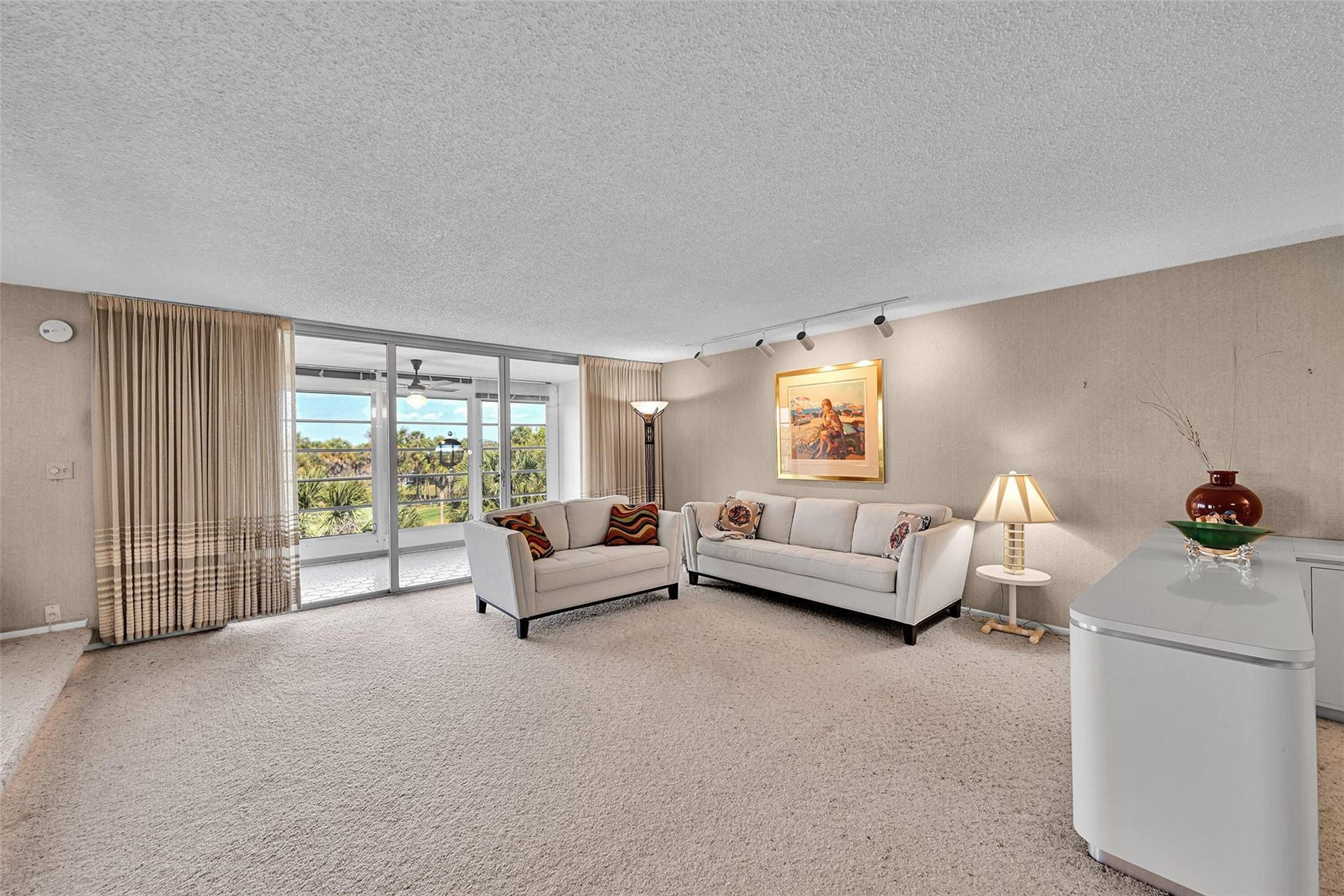 3960 Oaks Clubhouse Drive, #407, Pompano Beach, FL 33069 Photo 4