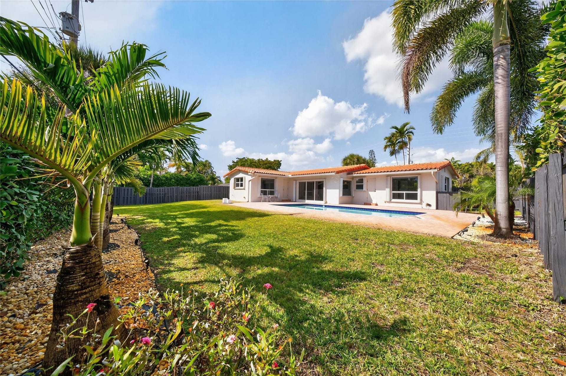 1762 NE 38th Street, Oakland Park, FL 33334