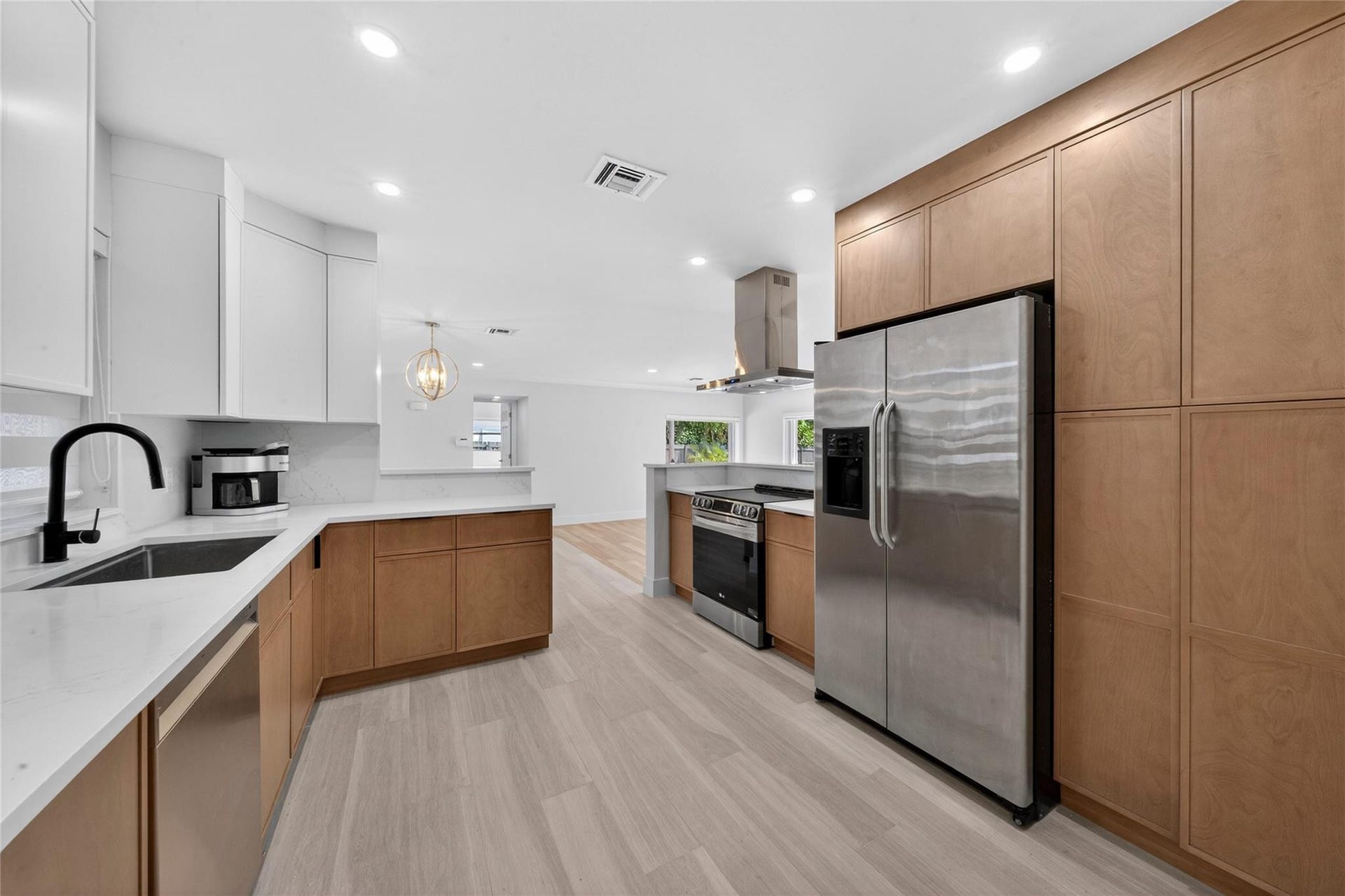1762 NE 38th Street, Oakland Park, FL 33334