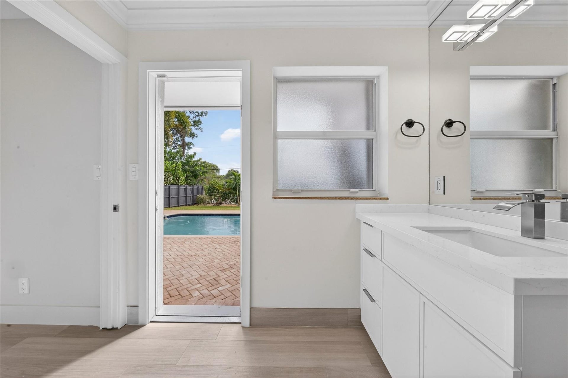 1762 NE 38th Street, Oakland Park, FL 33334