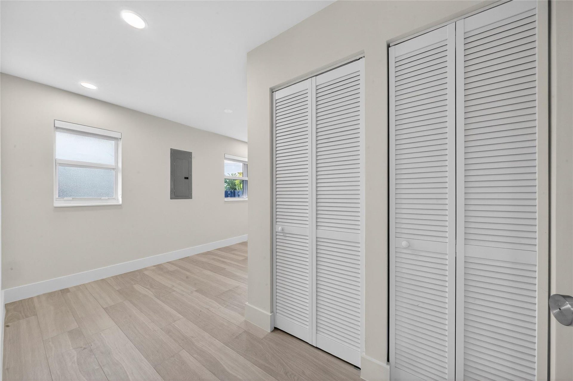 1762 NE 38th Street, Oakland Park, FL 33334