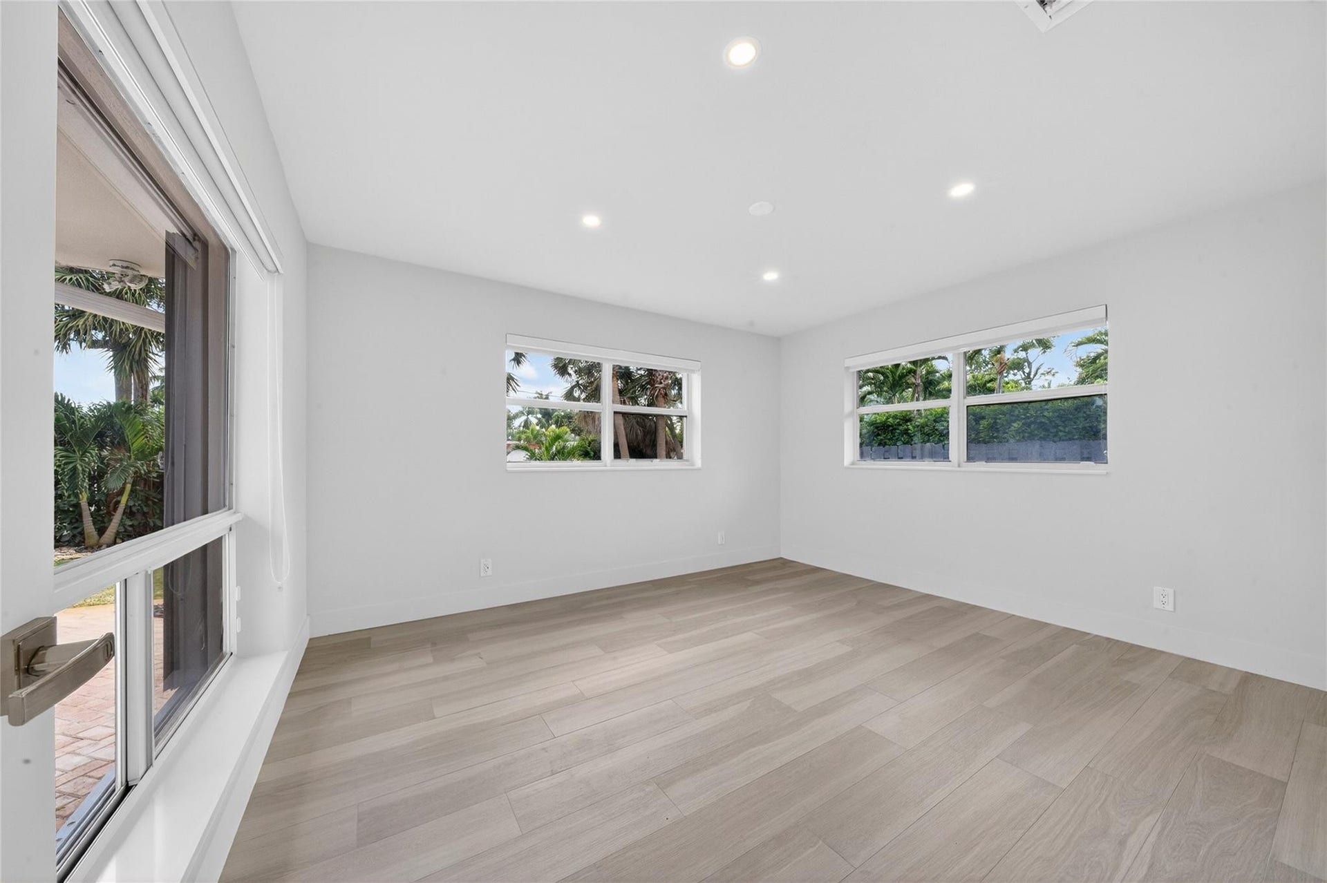 1762 NE 38th Street, Oakland Park, FL 33334