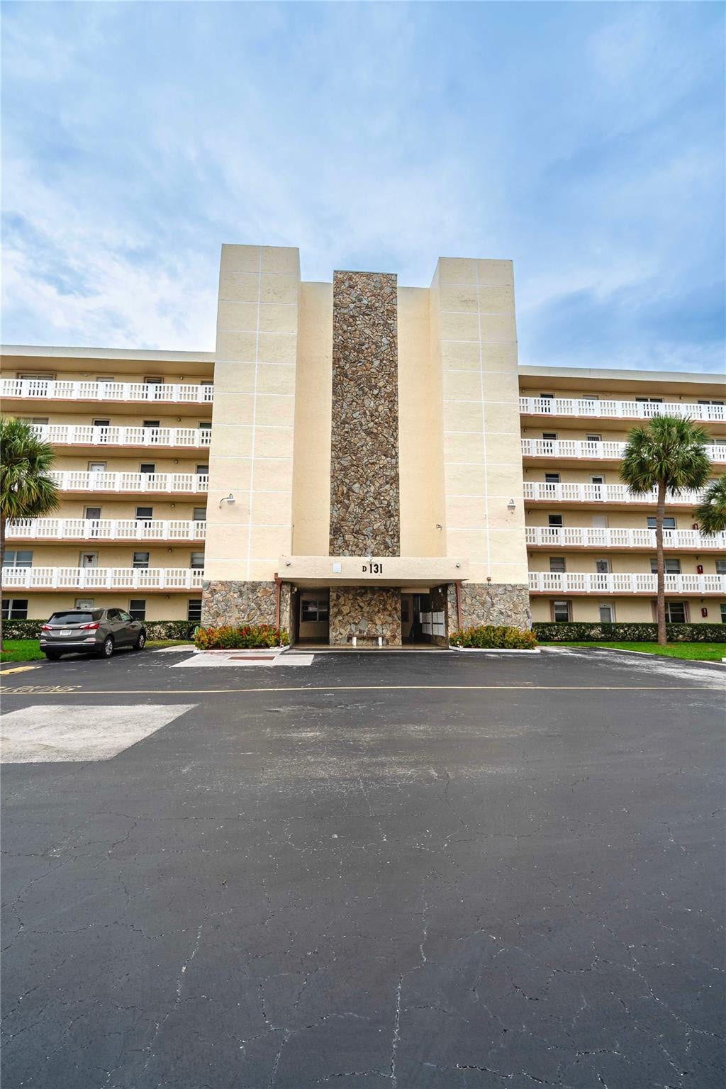 131 SE 3rd Avenue, #608, Dania Beach, FL 33004