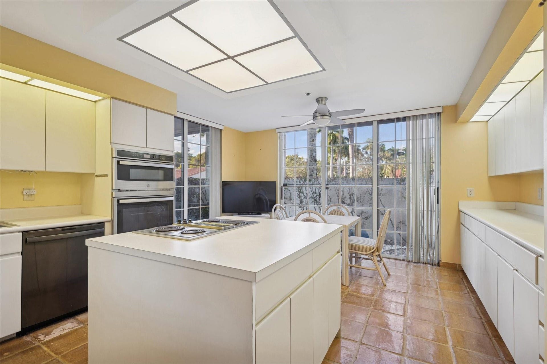 4110 W Palm Aire Drive, #101b, Pompano Beach, FL 33069