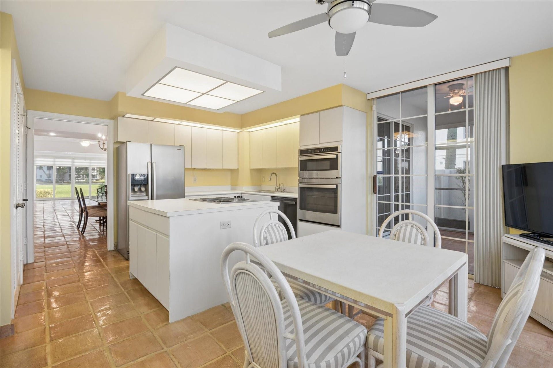 4110 W Palm Aire Drive, #101b, Pompano Beach, FL 33069