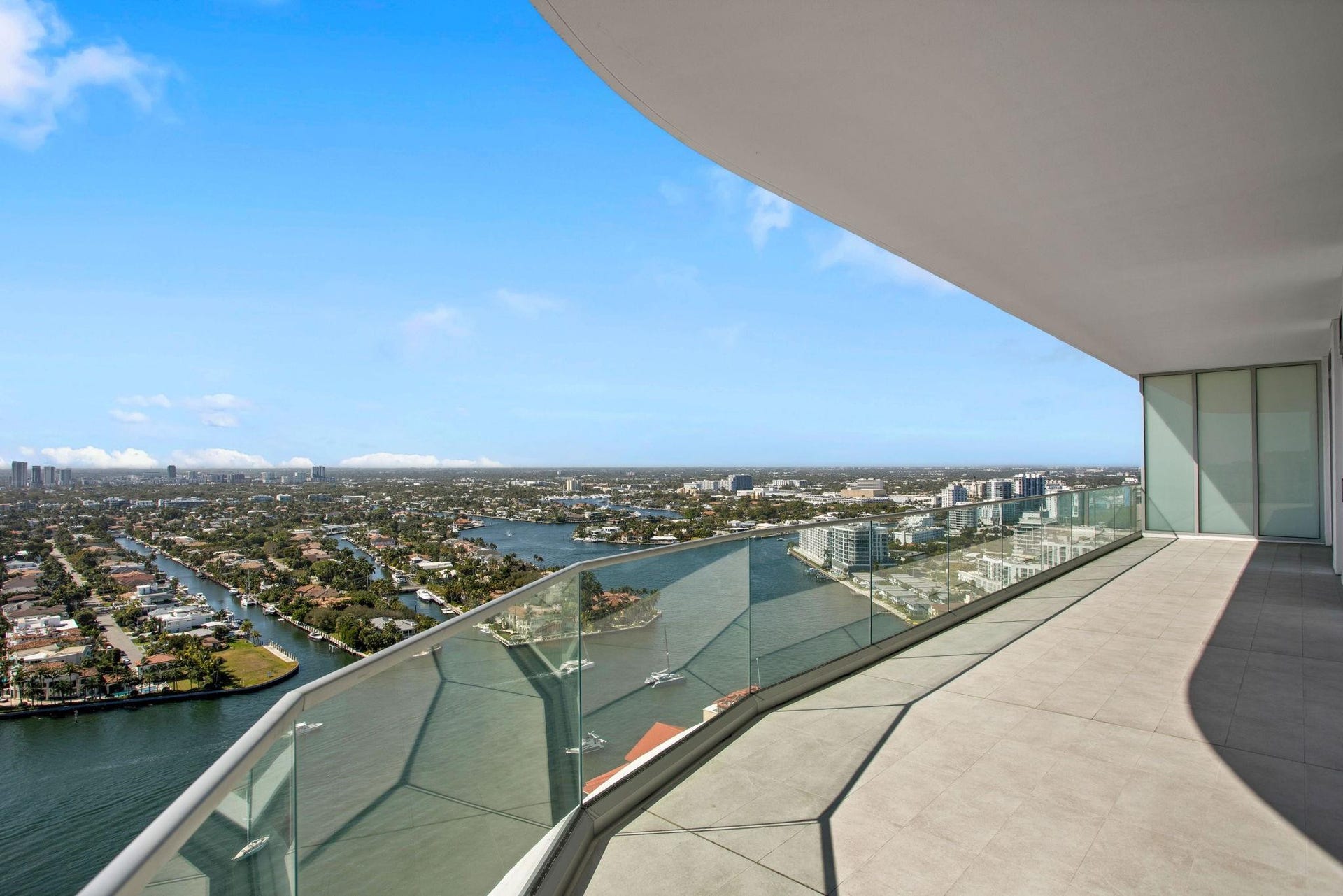 153 N Seabreeze Boulevard, #Ph 2601-s, Fort Lauderdale, FL 33304 West-side terrace