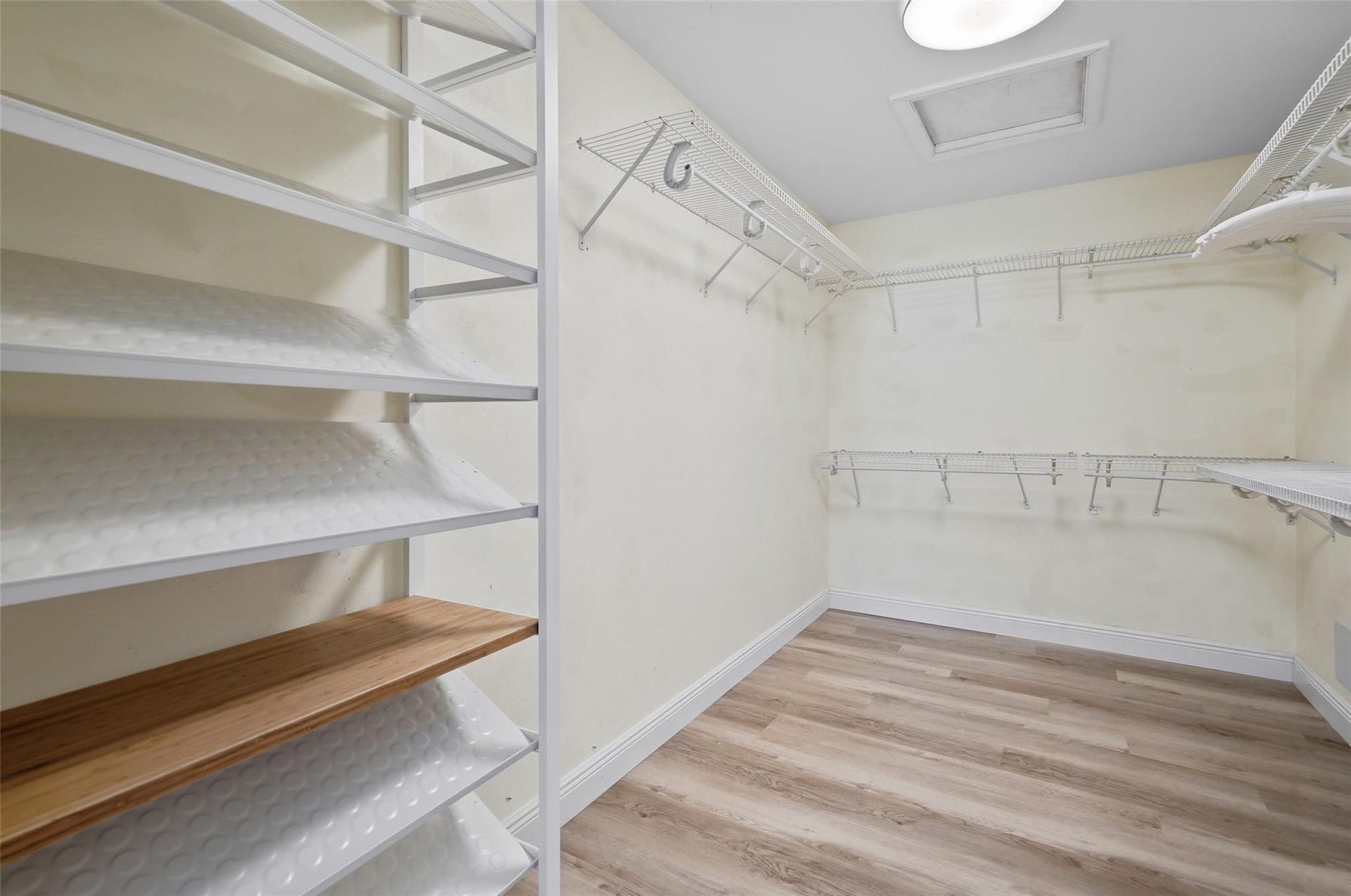 649 NW 30th Street, Wilton Manors, FL 33311 Walk-in Closet